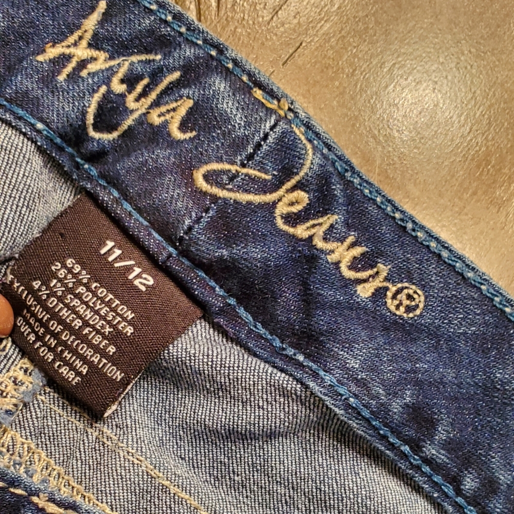 Ariya Jeans